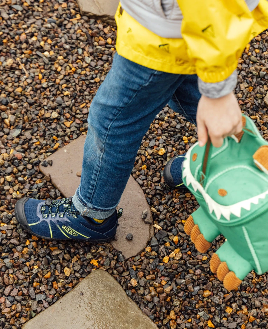 Keen Big Kids' Chandler 2 CNX Sneaker | Black Iris/Evening Primrose - Image 7