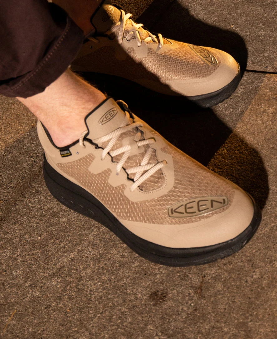 Keen Men's WK400 Waterproof Walking Shoe | Black/Black - Image 9